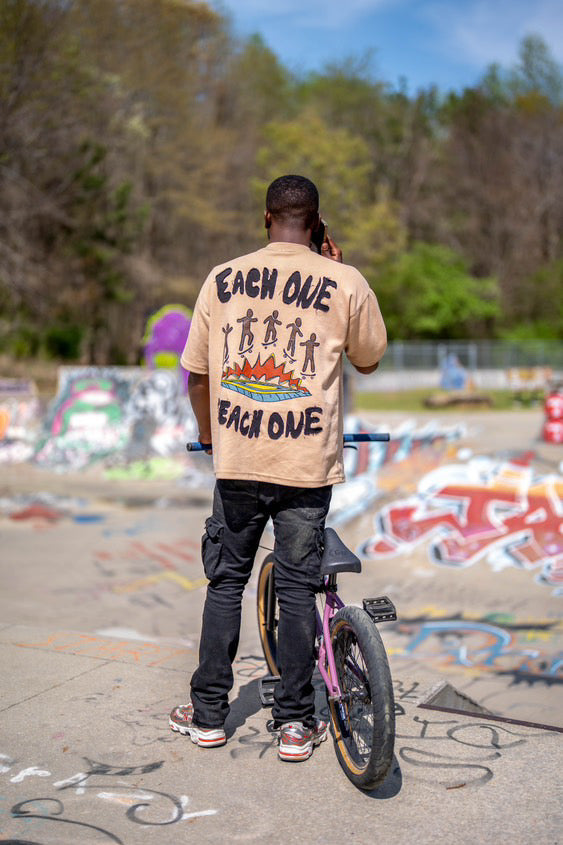 EACH ONE TEACH ONE - Tee Shirt