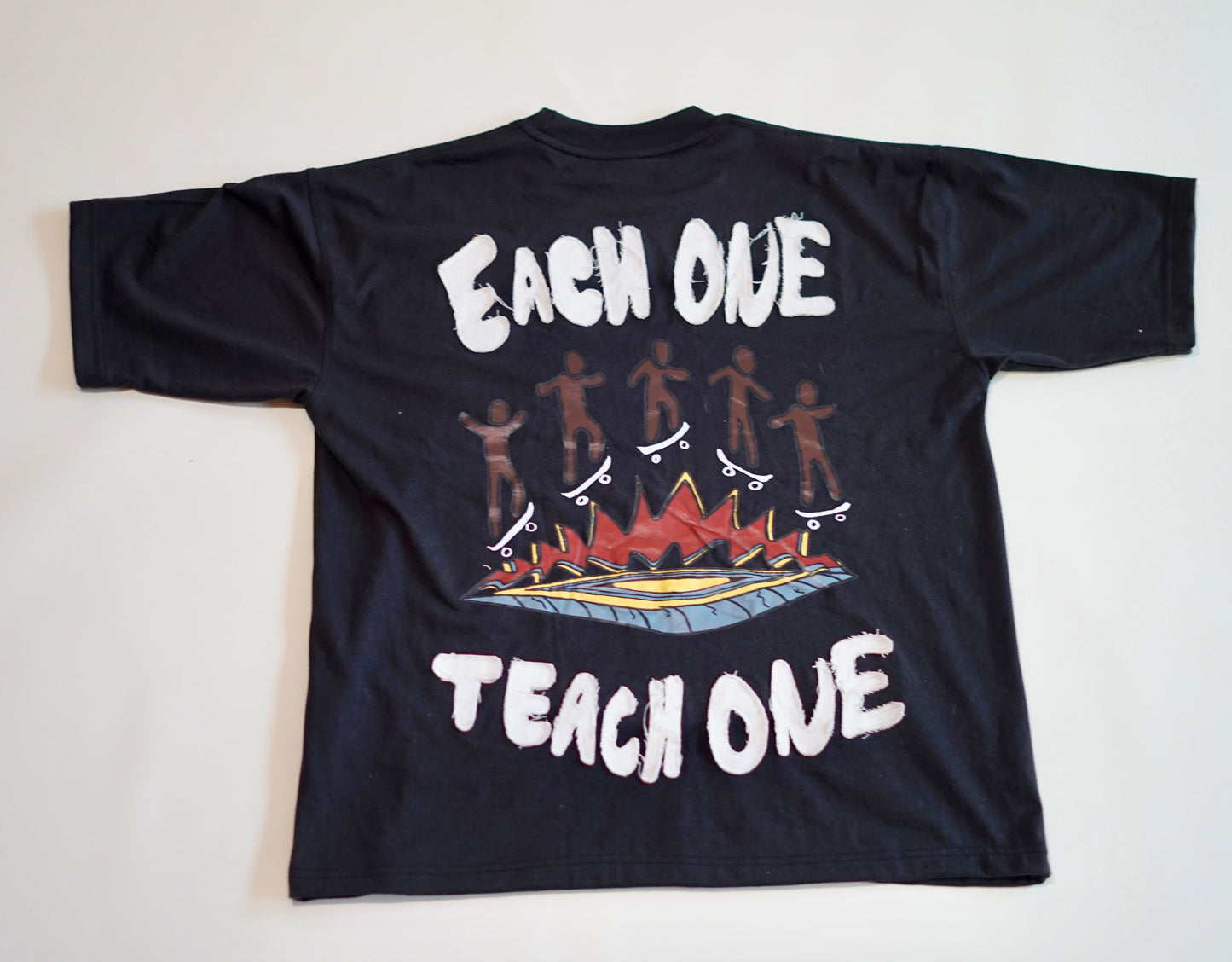 EACH ONE TEACH ONE - Tee Shirt